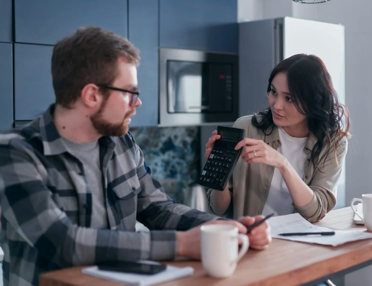 Какво да провериш, преди да подпишеш договор за безлихвен заем